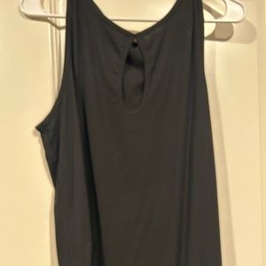 Black Keyhole Tank